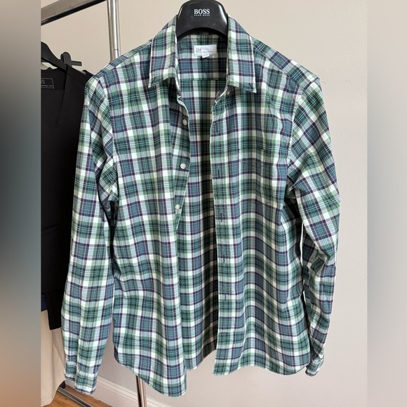 GAP Other - GAP Men’s Shirt in Size Large ( standart fit)